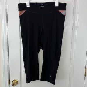 Size 18 black spandex exercise capris